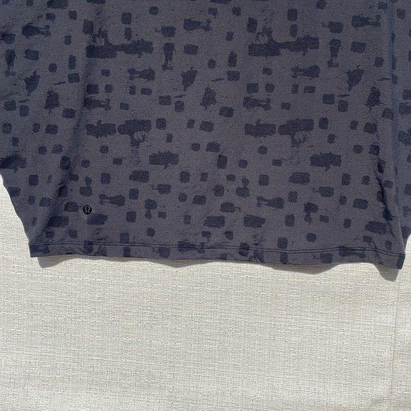 Lululemon Go Om Short Sleeve T Size 8 Mini Ghost Weave Burnout Black / Black - Picture 9 of 10